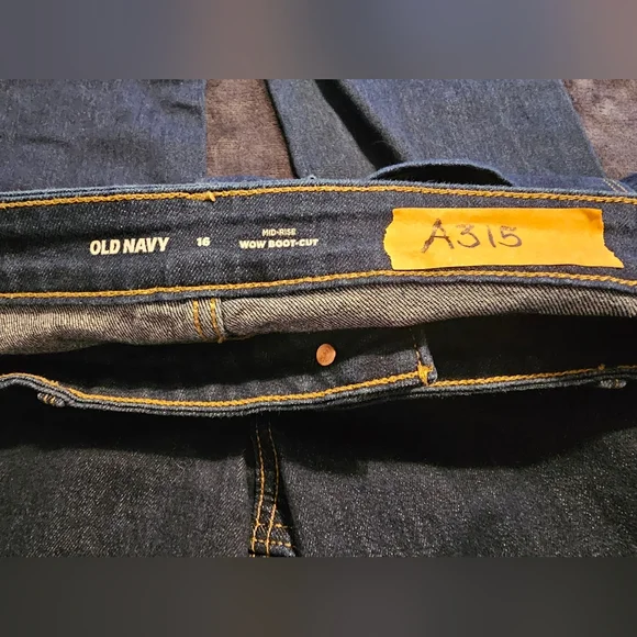 Old Navy Women's Dark Blue Boot Cut Jeans - Picture 4 of 5
